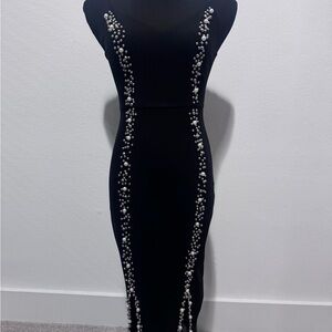 Elegant Black Dress with Pearl Embellishments